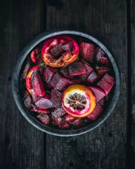 Sfeclă roșie cu ulei de chili și lămâi