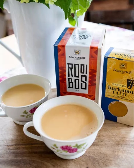 Rooibos cu lapte de caju și turmeric